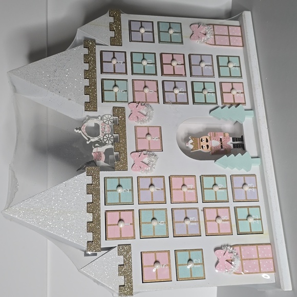 Other - NWT FairyTale Glittery Castle Advent Calendar with Nutcracker Aporox 14.5"x 13"